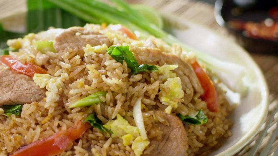 ข้าวผัดรถไฟแม็กกี้ (สูตรเชฟบุษบา)