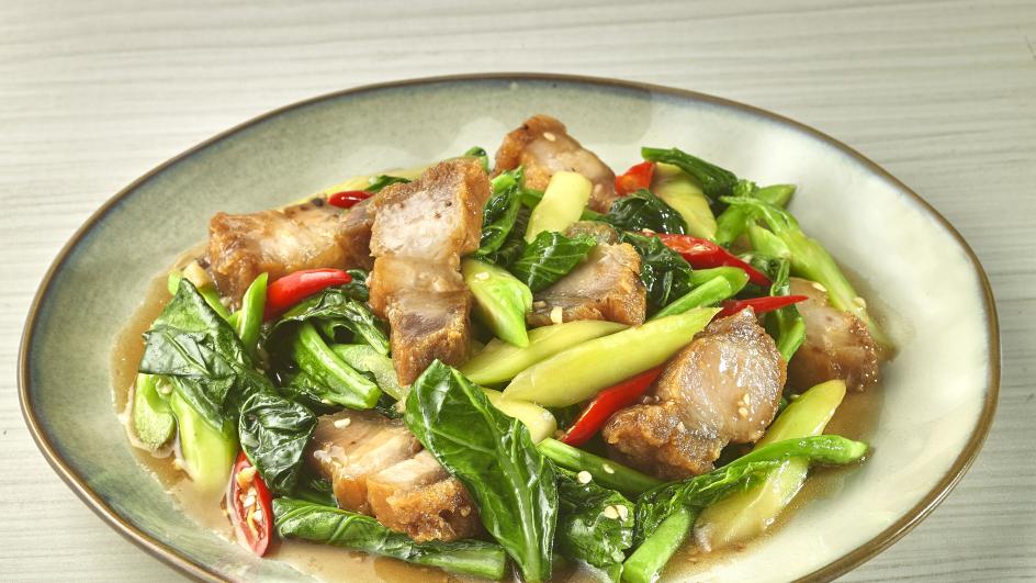 คะน้าหมูกรอบ