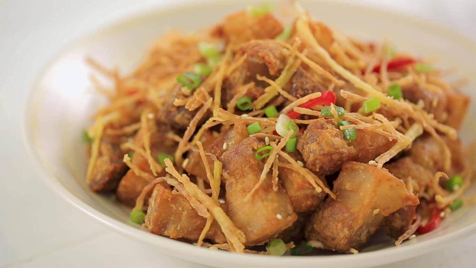 หมูทองผัดขิงกรอบ