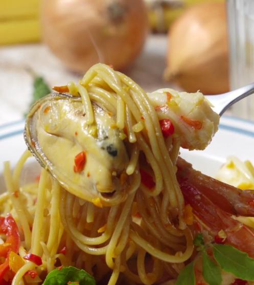spicy-stir-fried-spaghetti-and-seafood