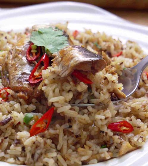 fried-rice-with-canned-fish